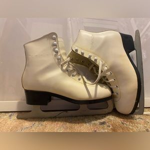 ice skating boots pirouettes, size EU 38, good for size 7,5 and 8